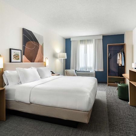 Spark By Hilton Опелусас Экстерьер фото